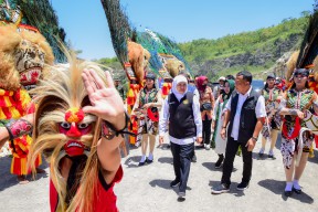 Dominasi KEN 2025 dengan 11 Festival, Khofifah: Event Pariwisata Jatim Diakui Nasional