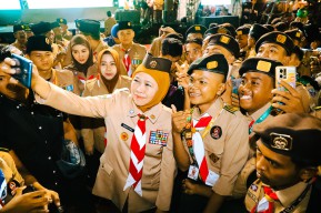 Peringatan Hari Kepanduan Sedunia, Gubernur Khofifah Ajak Pramuka Lebih Produktif dan Kontributif