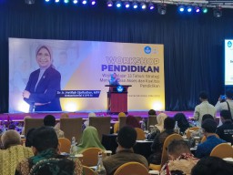 Hetifah Dorong Wajib Belajar 13 Tahun untuk Perkuat SDM di Kaltim