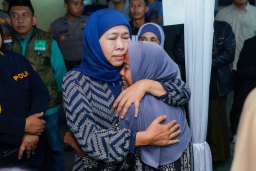 Peringatan Hari Ibu ke-97 Tahun 2025, Gubernur Khofifah Ajak Bahagiakan dan Lindungi Perempuan