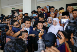 Jadi Saksi di Persidangan Tipikor, Khofifah Bantah Tuduhan Terima Ijon 30 Persen Dana Hibah Pokmas