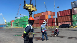 Operasional Dermaga Jamrud Selatan Kembali Normal Usai Insiden Kapal Pacific 88