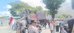 Aksi Berjalan Damai, Rudi Mas'ud Ajak Dialog Massa
