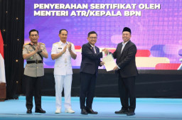 Menteri Nusron Serahkan Sertipikat Hak Pakai untuk Lemhannas RI