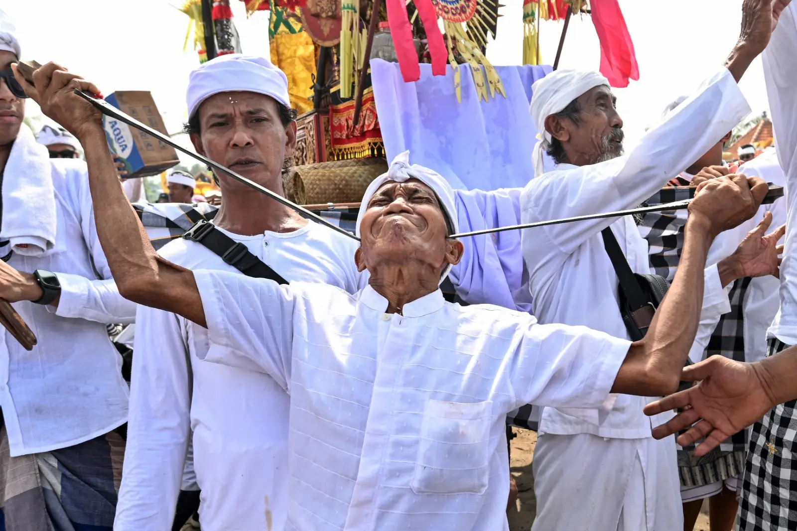 Upacara Melasti Cara Menyucikan Diri Sebelum Nyepi