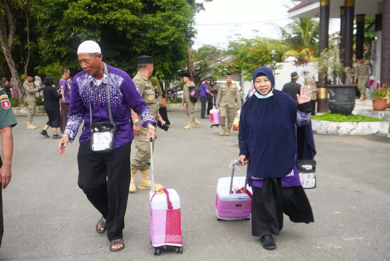 Salah satu jamaah haji yang baru saja pulang ke Bontang, Kamis 10 Juli 2025.