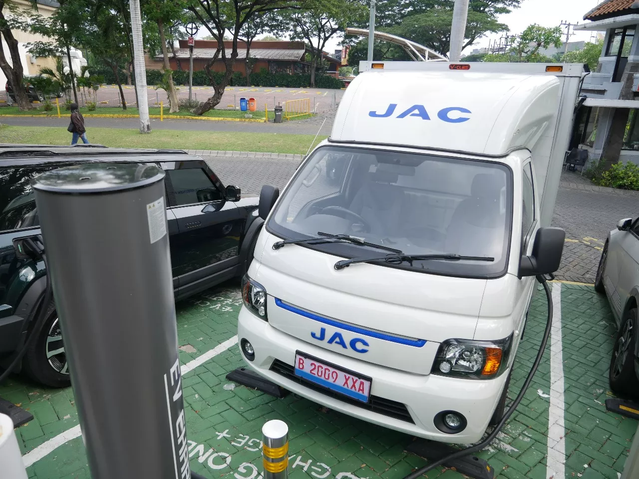 EV Truck kolaborasi Utomo Mobility, Indomobil dan JAC Motors.