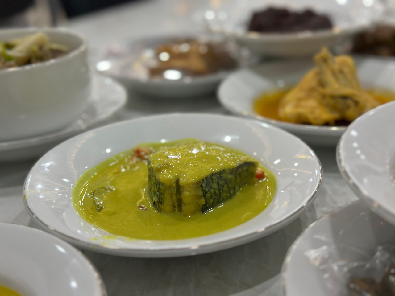 Menu yang ada di RM Padang Rajo-Rajo.