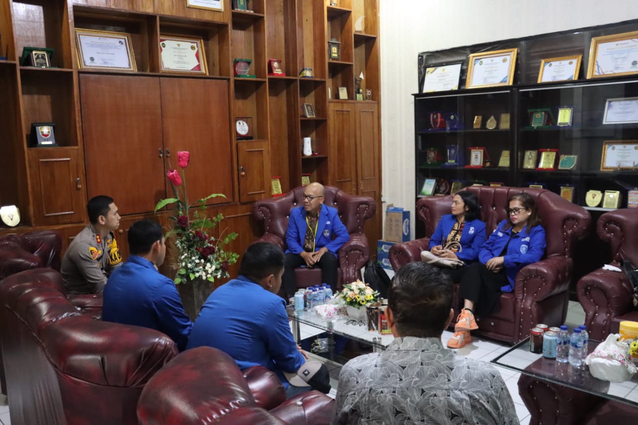 Silaturahmki DPC GAMKI Dairi kepada Polres Dairi