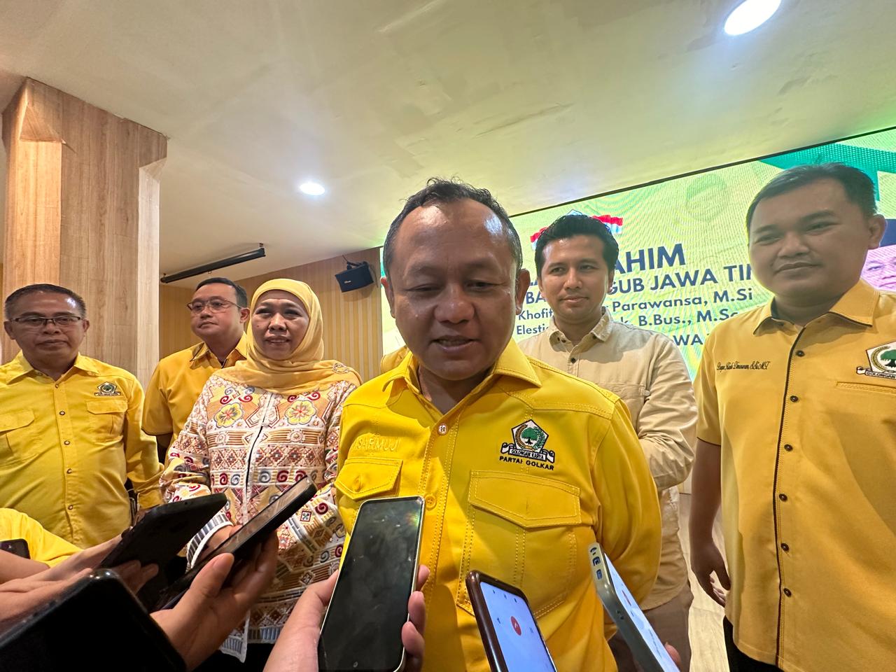Sekjen DPP Partai Golkar Muhammad Sarmuji (tengah) saat ditemui awak media, beberapa waktu lalu.