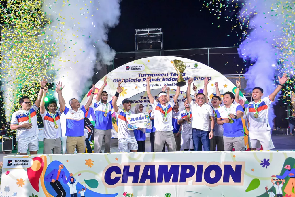 Pukulan Juara Tenis Pupuk Kaltim