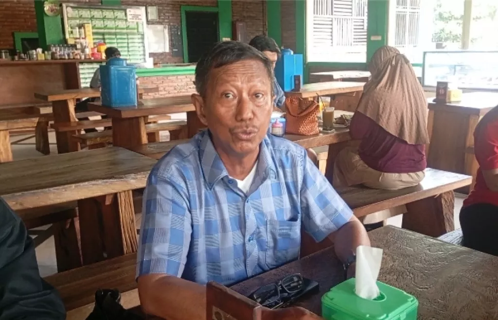 Afrizal Edward saat menjelaskan posisi pengurus FKTI pasca KLB. (Robby Yanto)