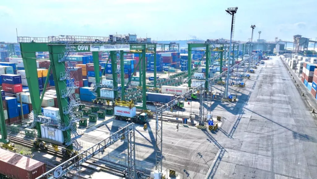 Arus Petikemas Terminal Teluk Lamong Capai 2,29 Juta TEUs, Tumbuh 12,54 Persen