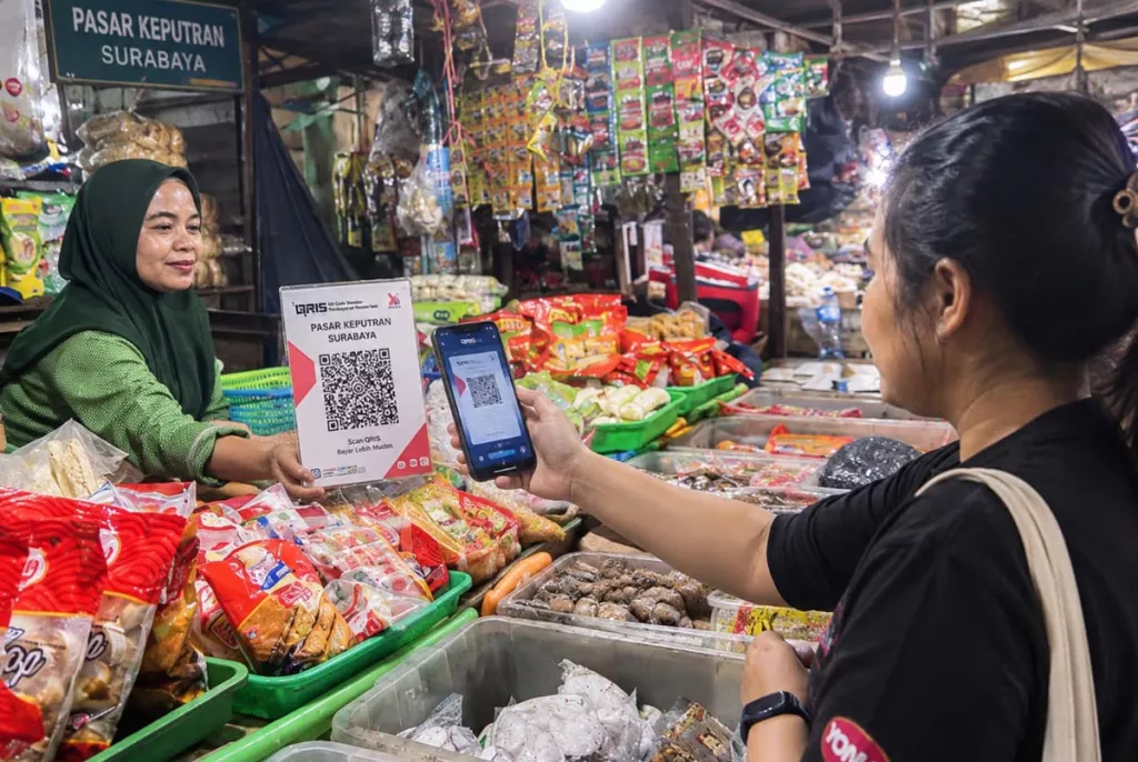 BRI Surabaya Perkuat Ekosistem Digital UMKM Pasar Keputran dengan Fasilitas WiFi