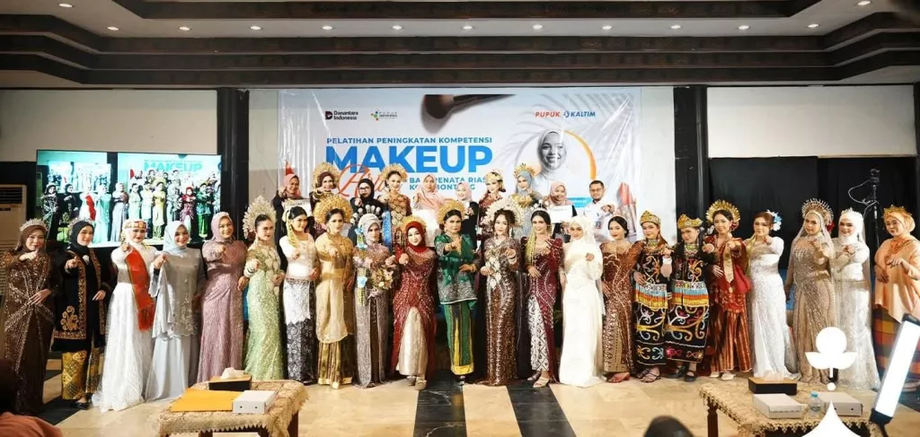 Pelatihan makeup yang dilakukan PT Pupuk Kaltim
