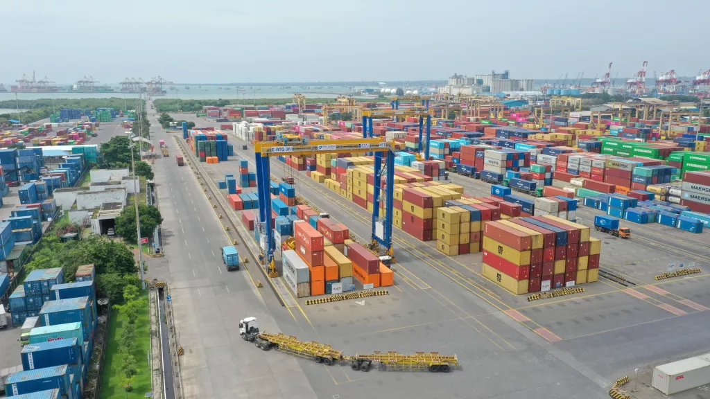 TPS Catat Arus Peti Kemas 120.725 TEUs