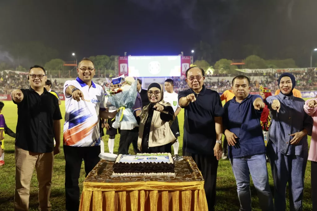 Penutupan turnamen sepak bola yang diselenggarakan PT PKT Bontang.