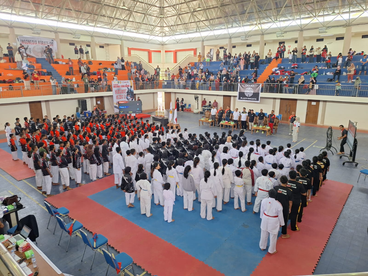 Suasana pembukaan kejuaraan internal FORKI Kutim.
