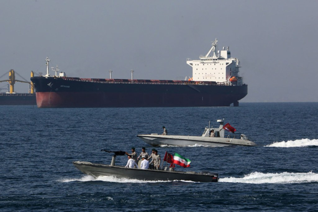 Iran Tutup Selat Hormuz, Rantai Pasok Global Terganggu