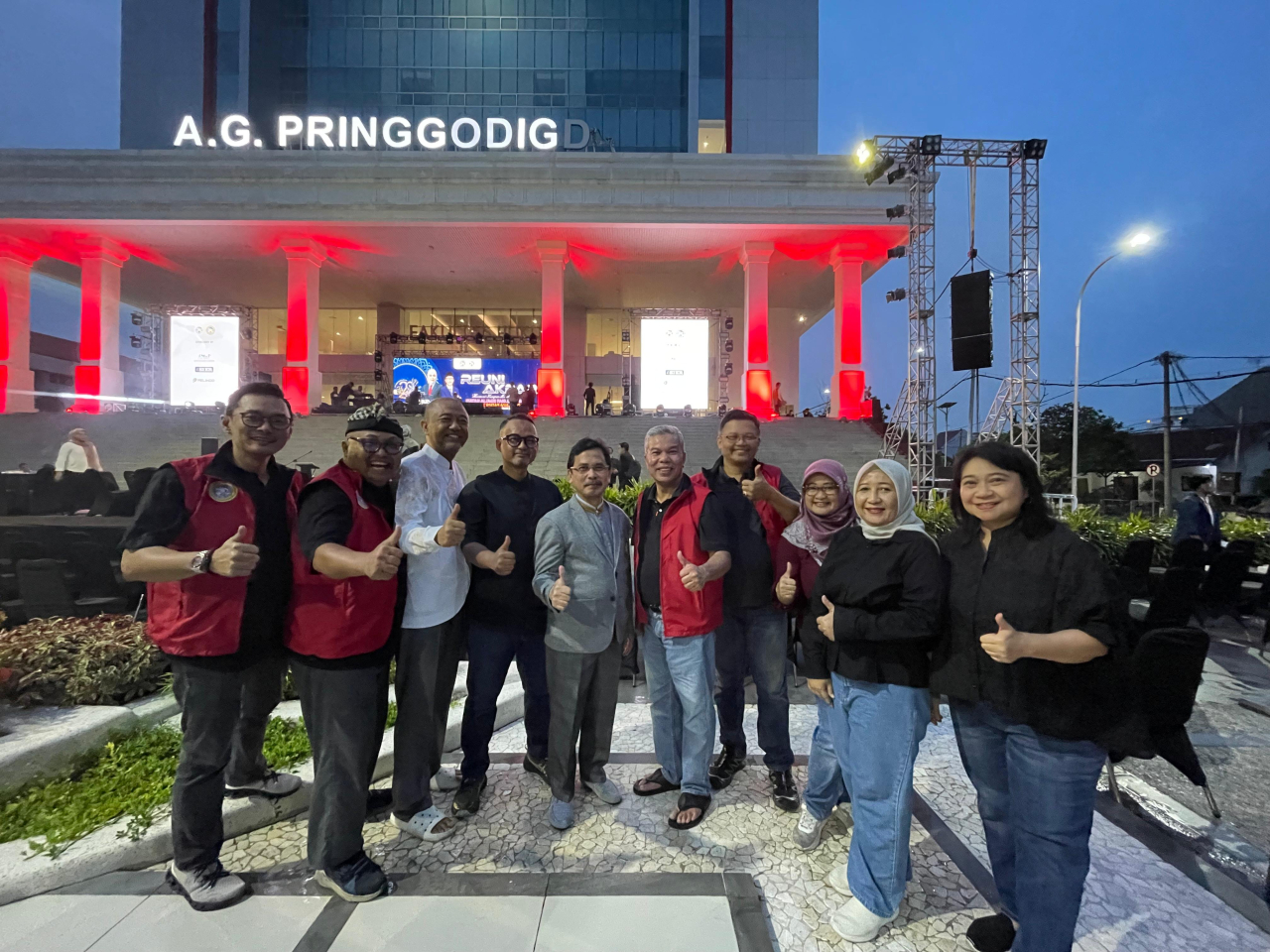 Para alumni FH Unair.