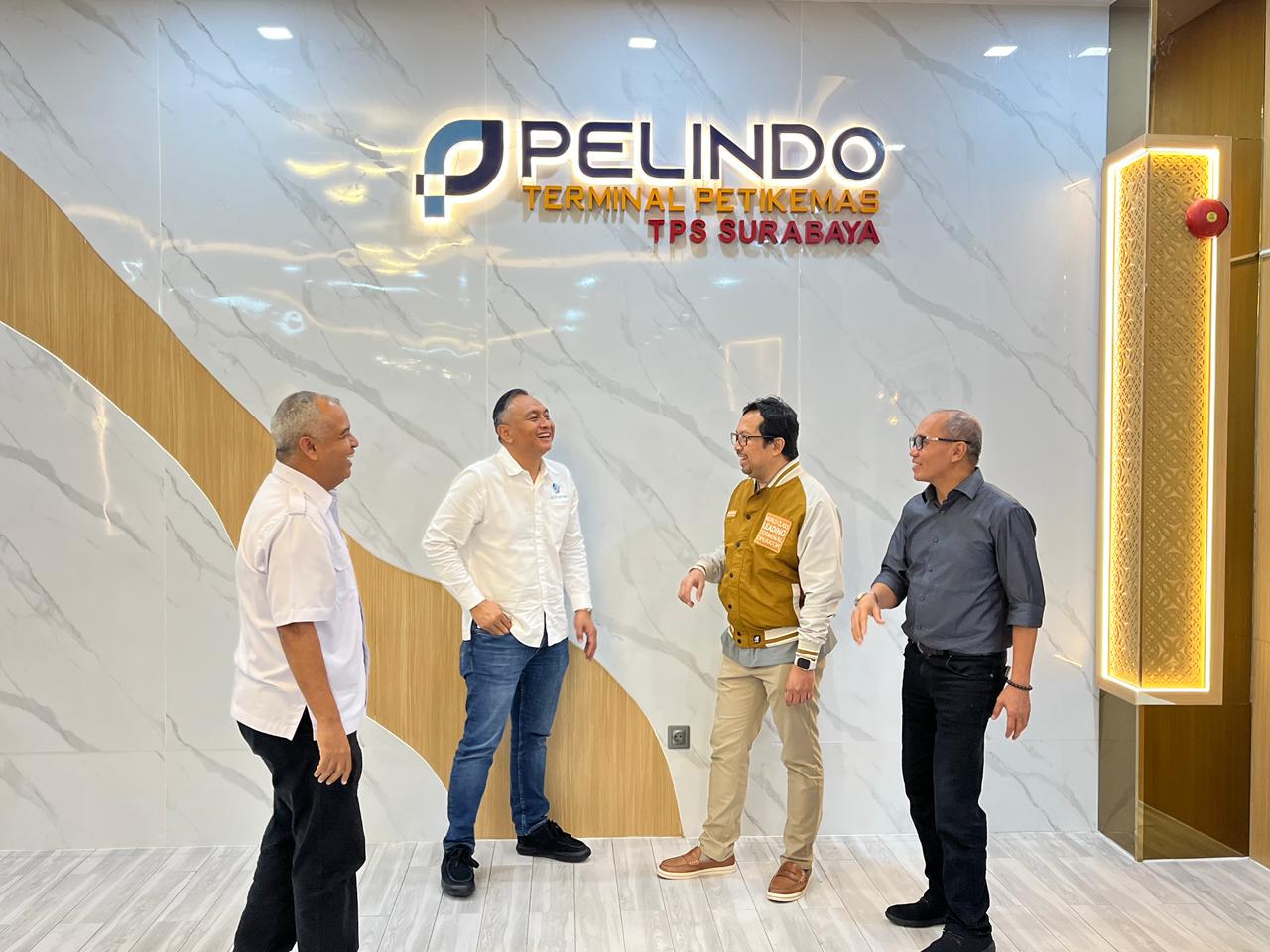 TPS Perbarui Alat dan Pola Kerja, Arus Logistik Tanjung Perak Dipacu