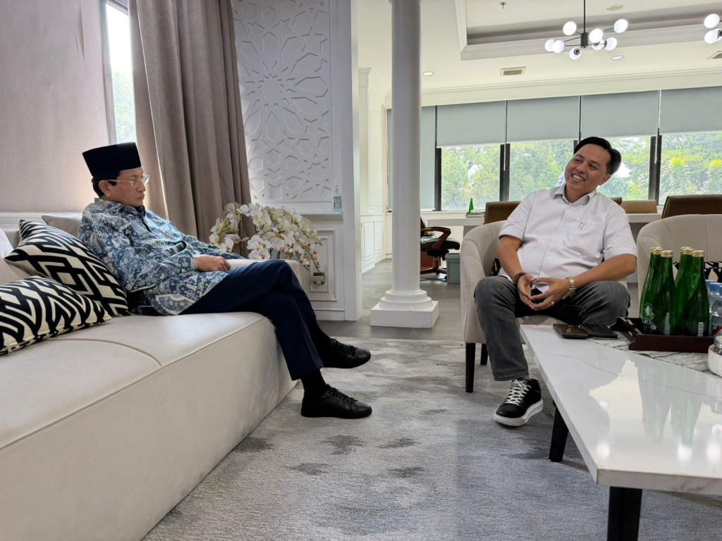 HRM Khalilur R Abdullah Sahlawiy (kanan).