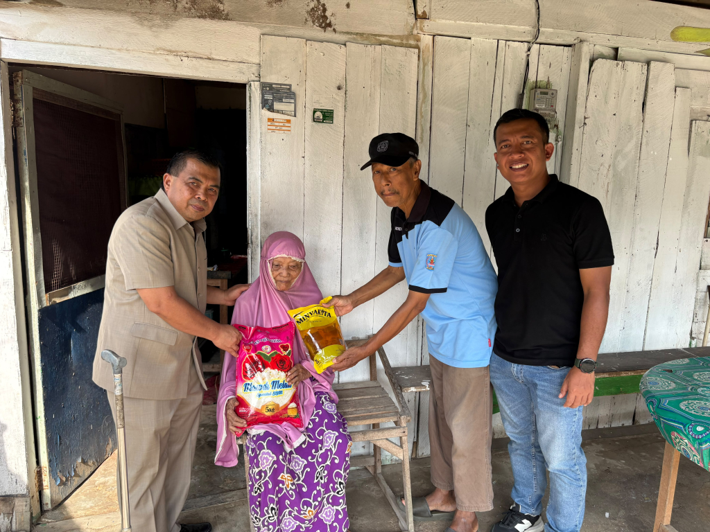 Agus Haris Blusukan Tengok Tetangga
