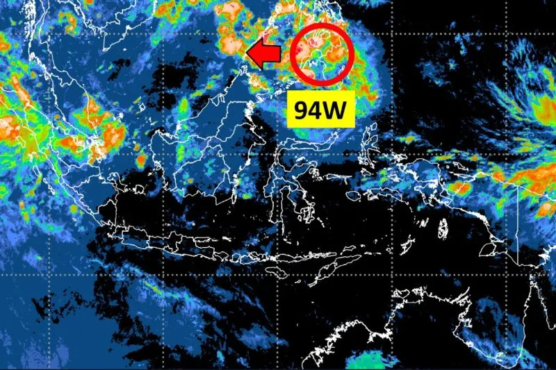 Bibit siklon tropis 94W di sekitar Filipina (BMKG)