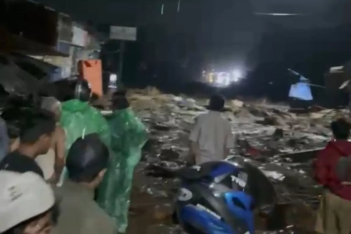 Banjir Bandang Terjang Arosuka Solok, Jalur Padang–Solok Lumpuh