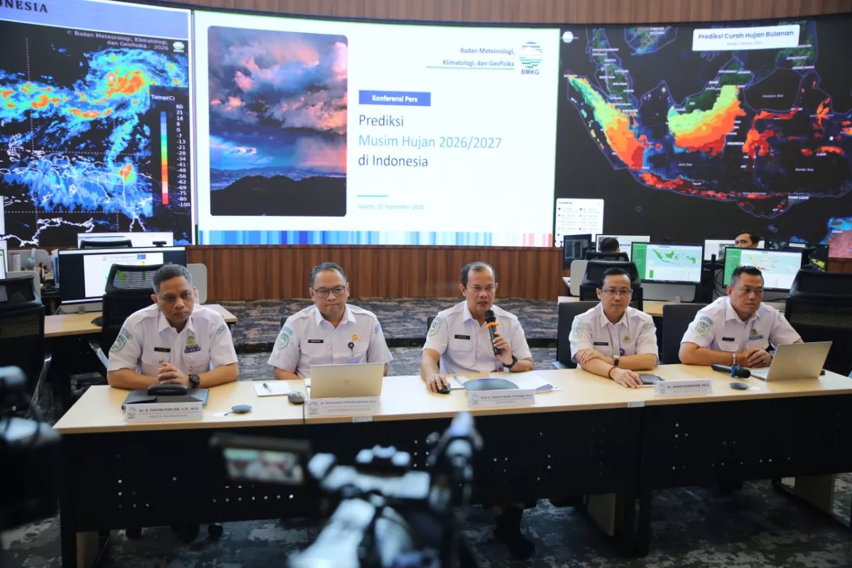 Kepala BMKG Teuku Faisal Fathani (tengah) saat konferensi pers terkait El Nino. (BMKG)