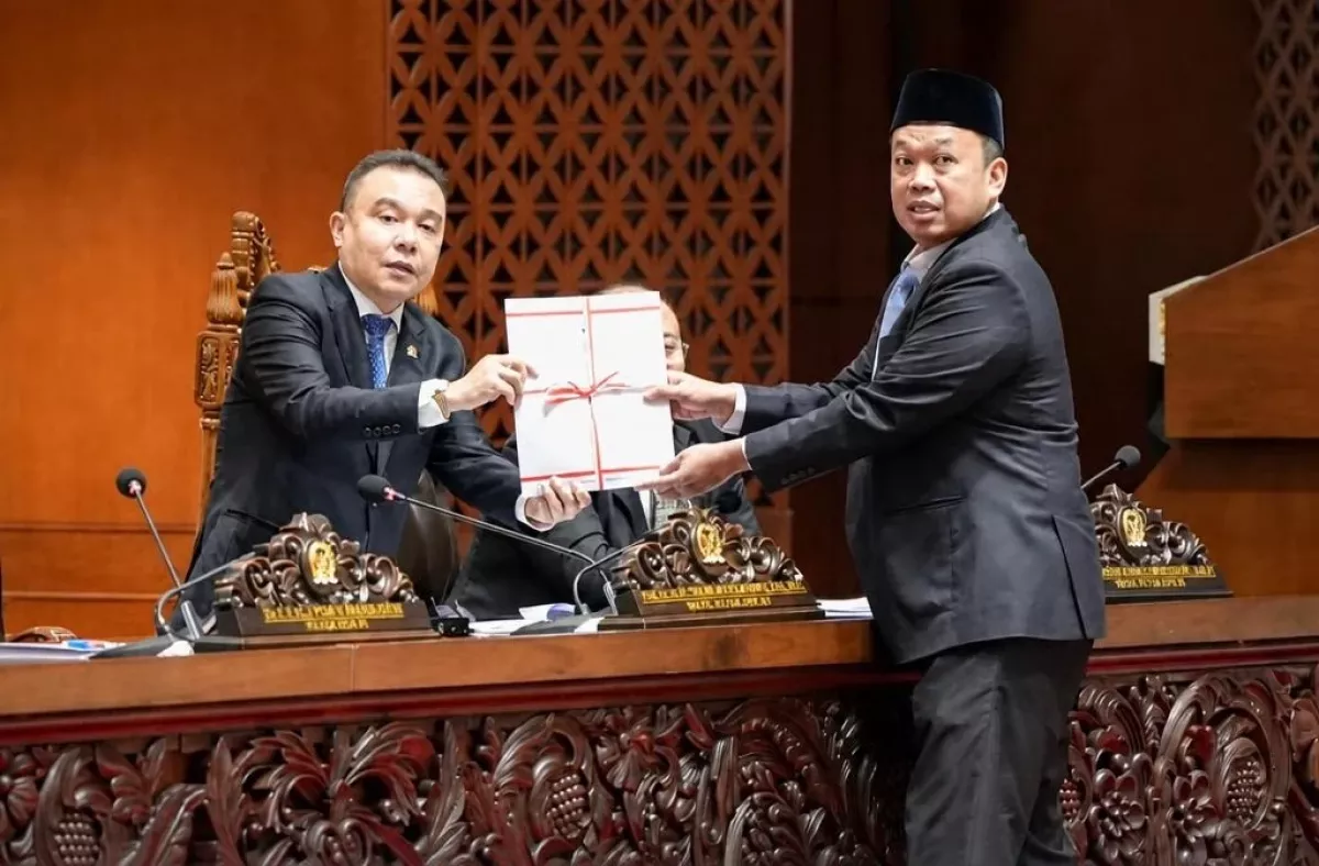 Penyerahan berkas RUU tentang Pengaturan Reforma Agraria menjadi undang-undang.