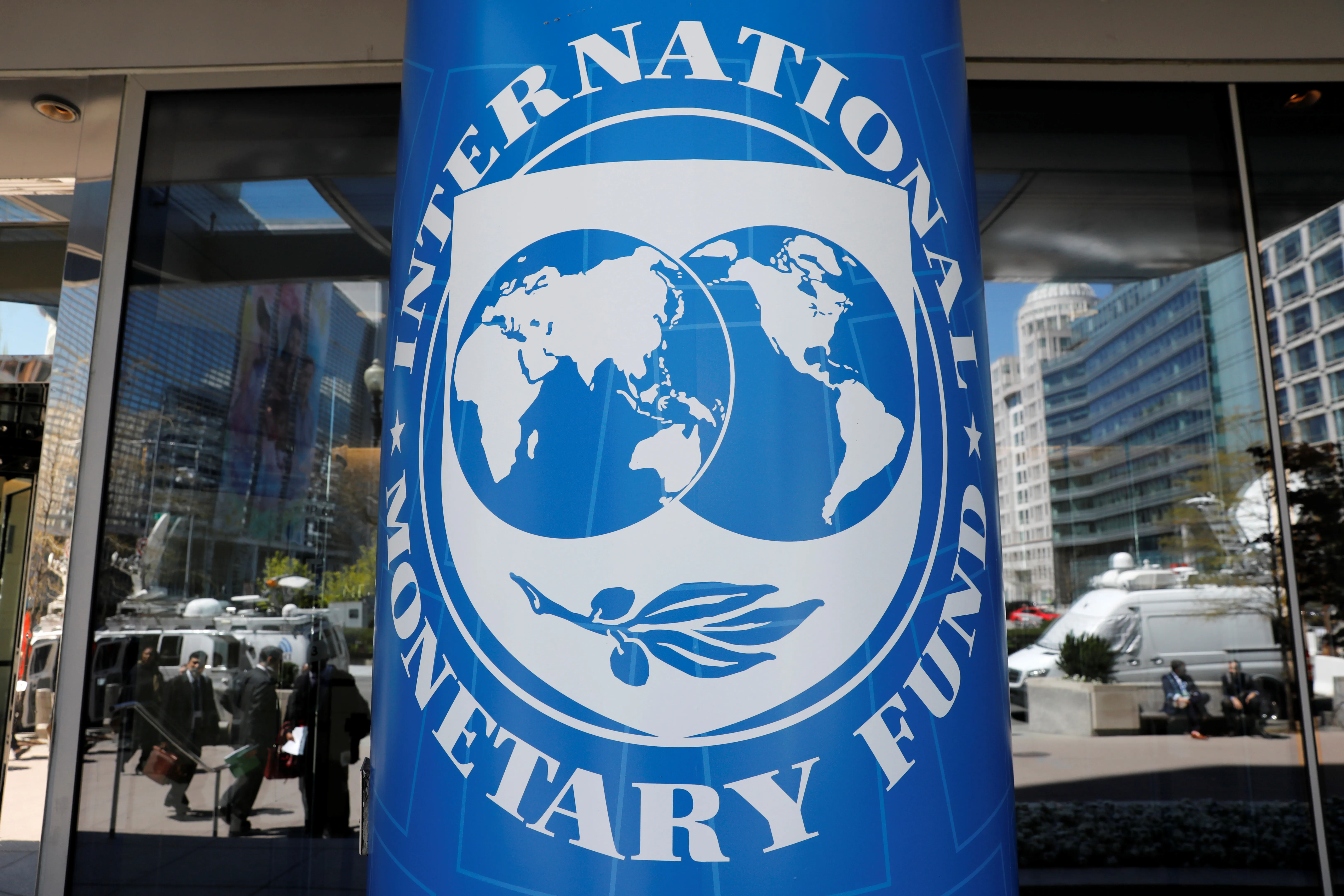 IMF Peringatkan Utang Global Berpotensi Tembus 100 Persen PDB pada 2029
