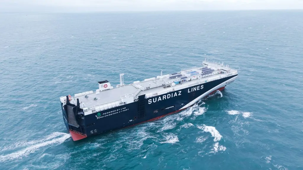 EPS Serahkan Kapal PCTC Berbahan Bakar LNG